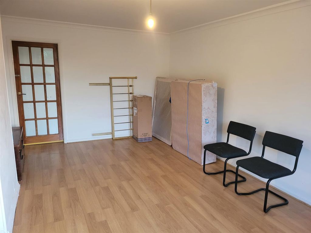 Property photo 3 of 4