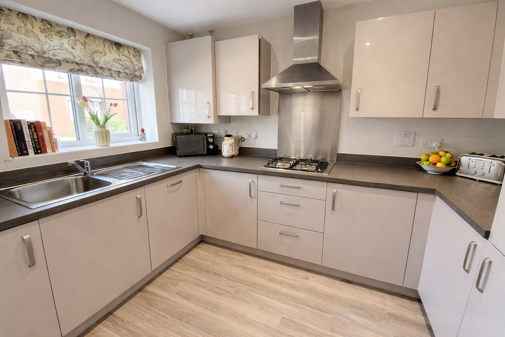 Property photo 2 of 17 Kitchen