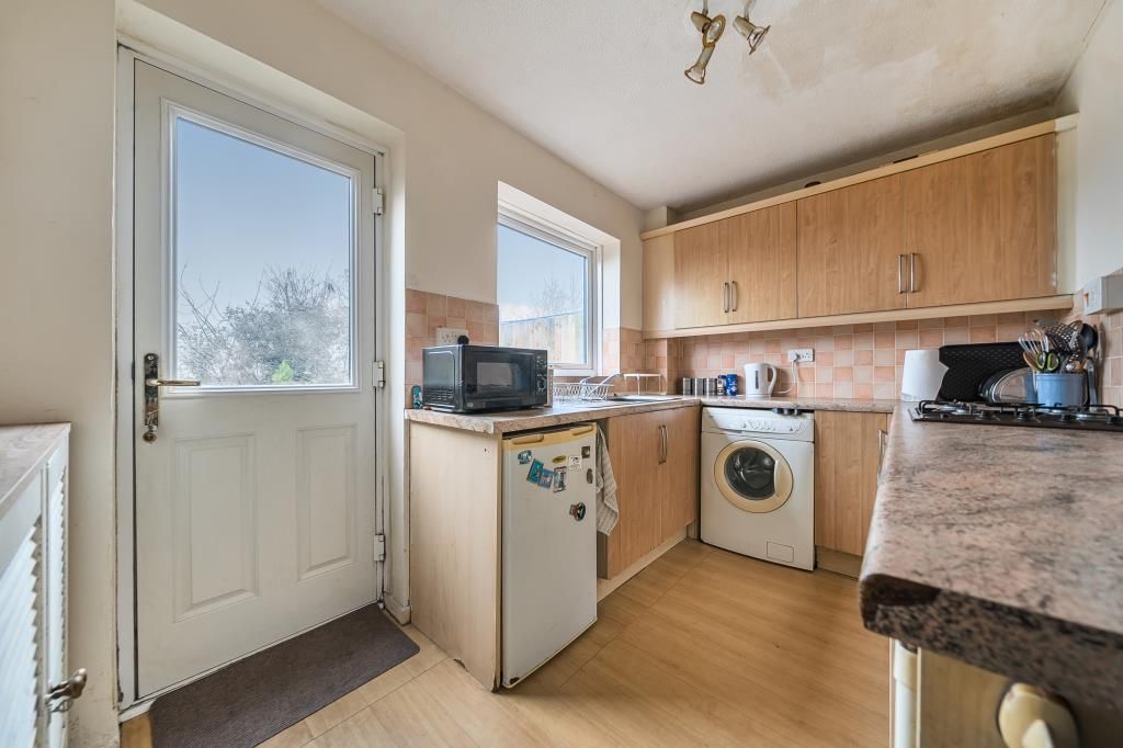Property photo 2 of 20 Kitchen
