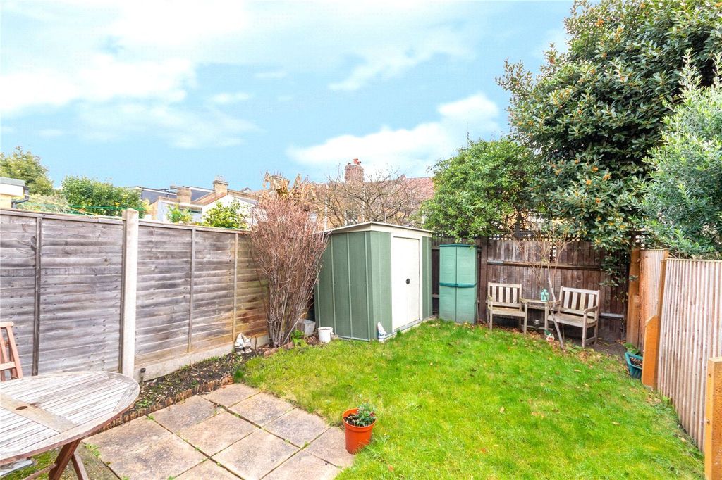 Property photo 2 of 7 Picture No. 12