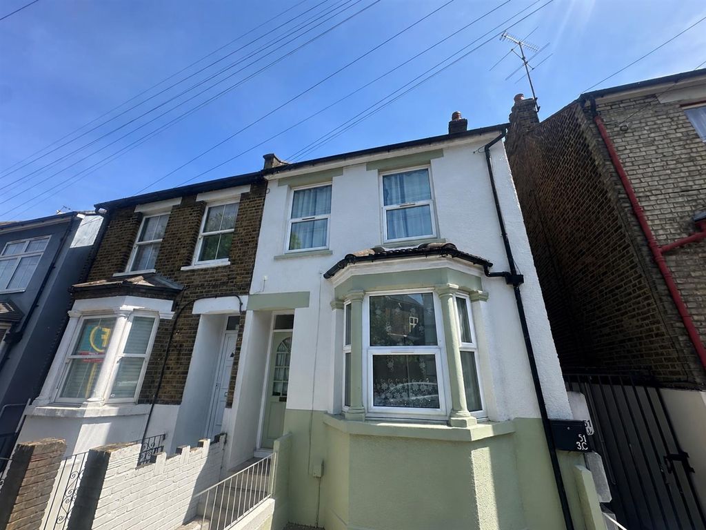 Property photo 1 of 5 Coopers Estate Agents