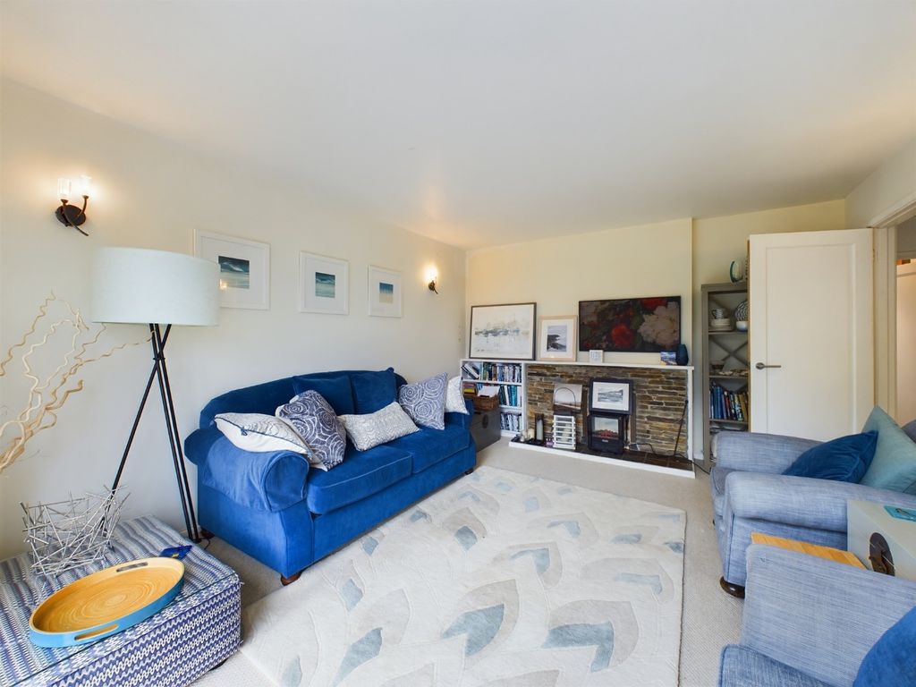 Property photo 3 of 15 37965711