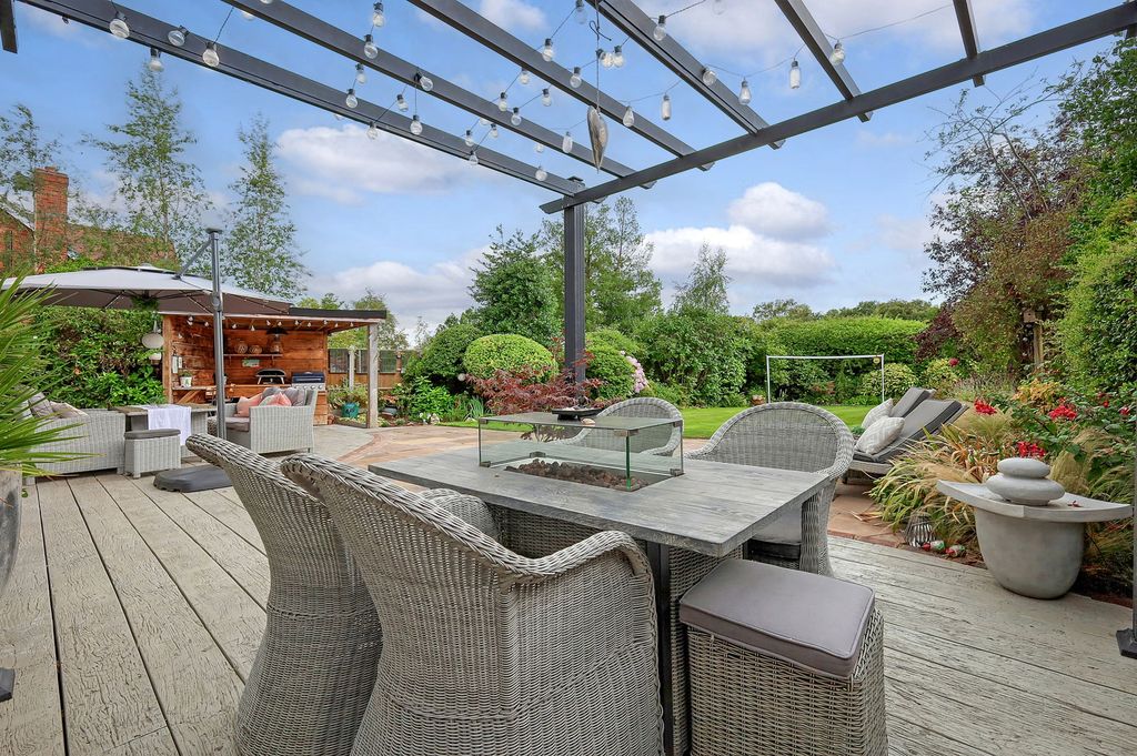 Property photo 1 of 35 Entertaining Area