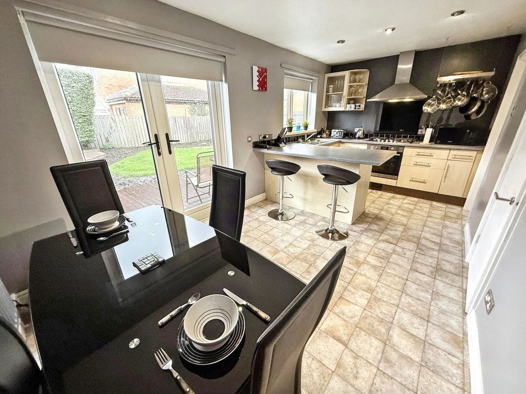 Property photo 3 of 23