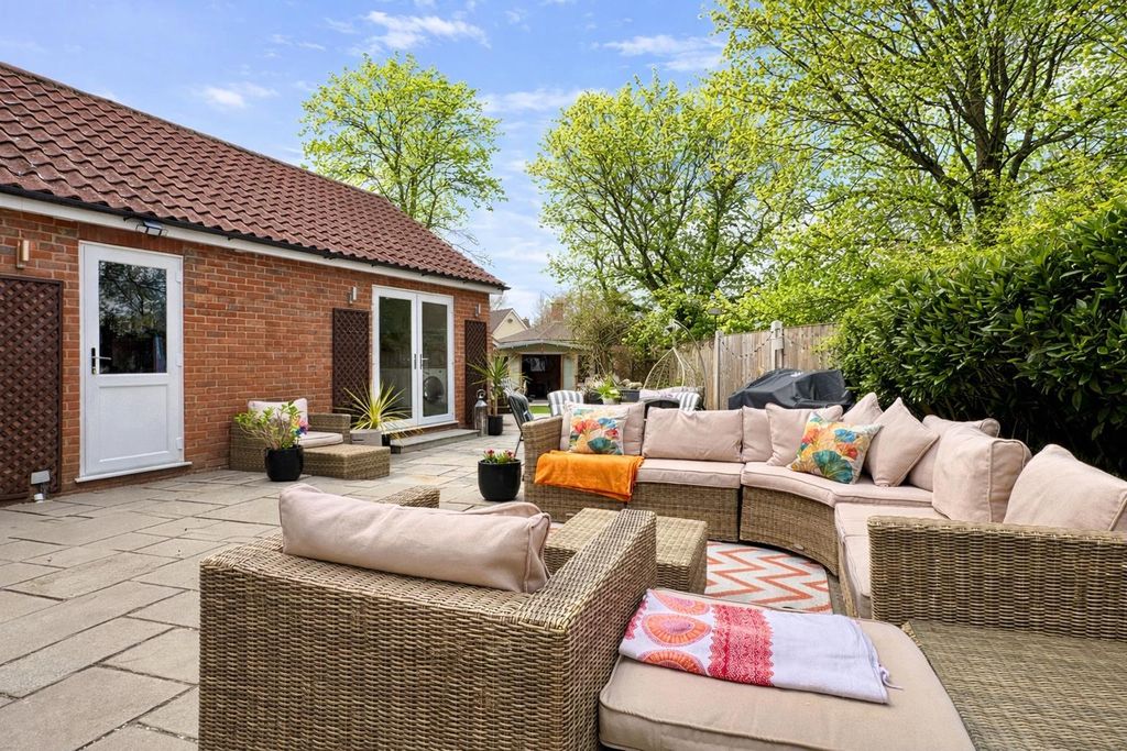 Property photo 3 of 39 49B15D06-6676-41De-BA24-408Da9Ead4Cb.Png