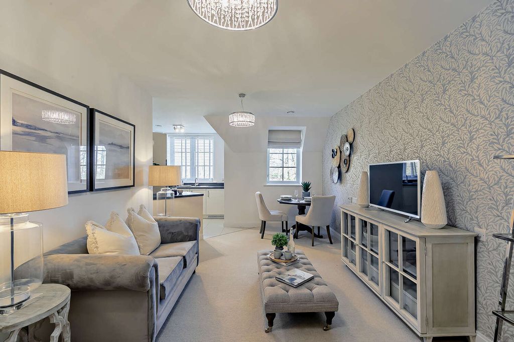 Property photo 1 of 13 Living Room