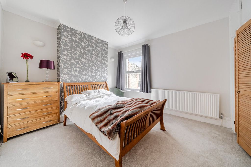 Property photo 3 of 22 Picture No. 12