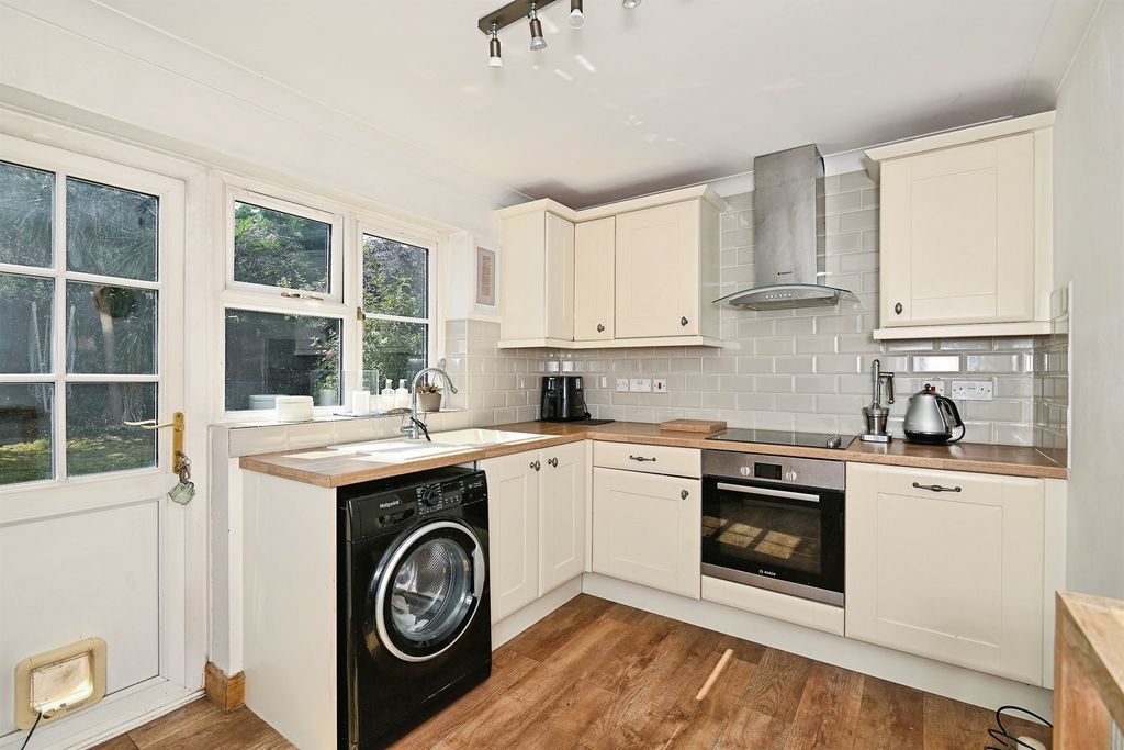 Property photo 3 of 11
