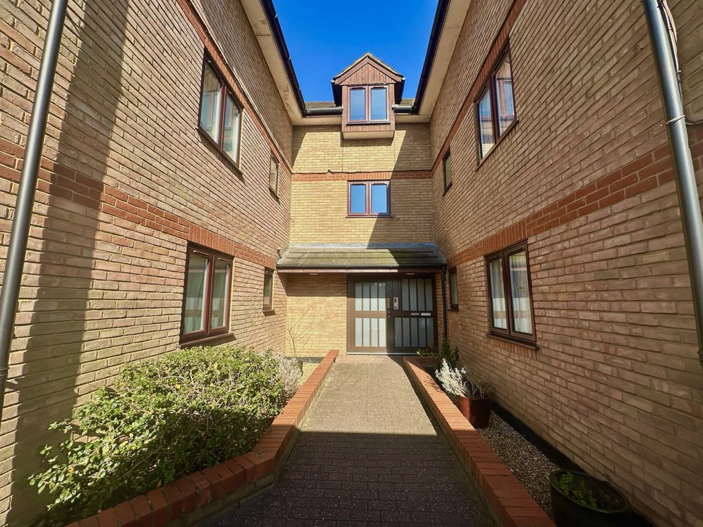 Property photo 1 of 11