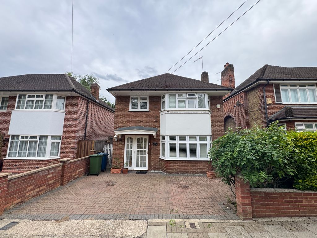 Property photo 1 of 18