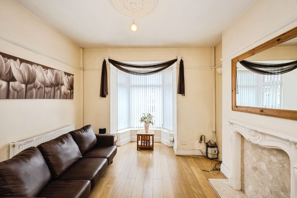 Property photo 2 of 17 Photo