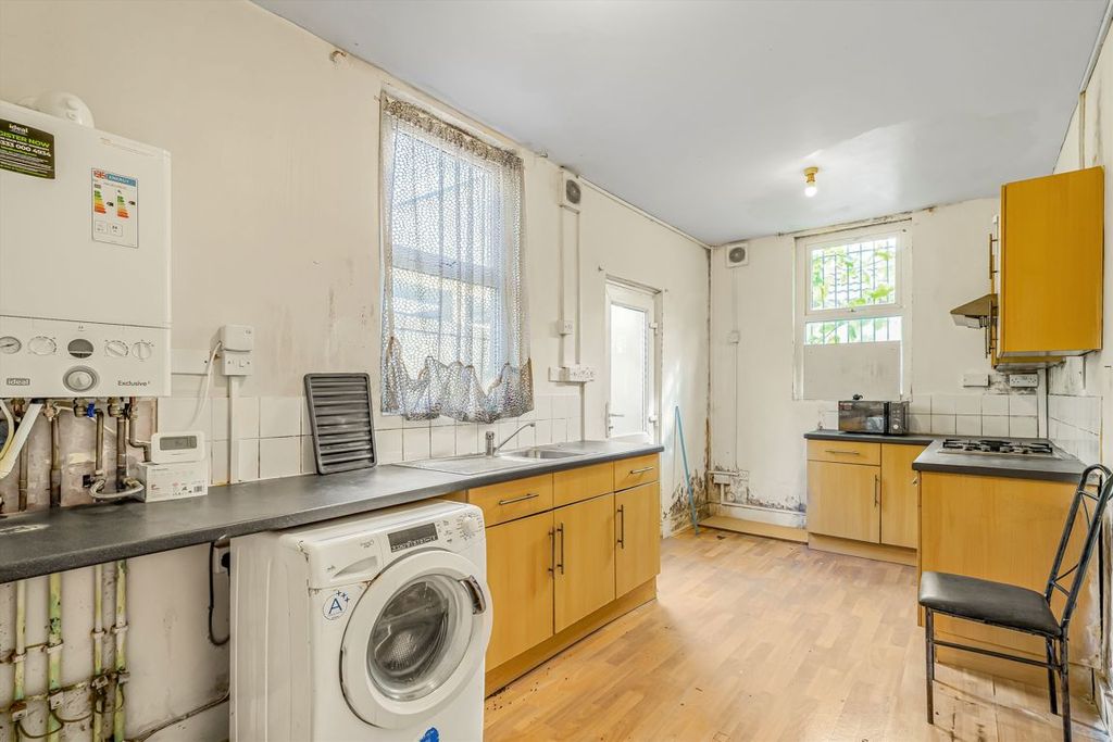 Property photo 2 of 6