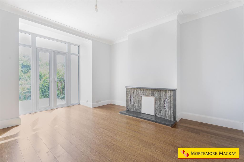 Property photo 3 of 23 14_53017_Watermarked.Jpg