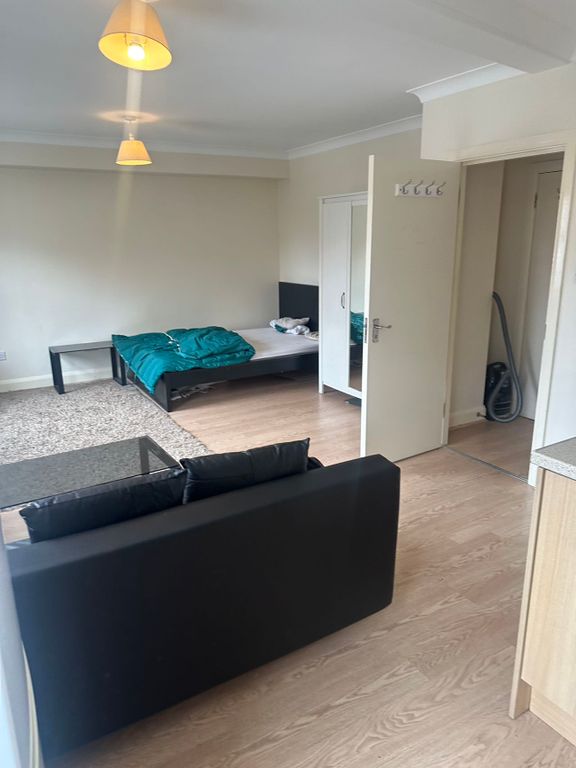 Property photo 1 of 28