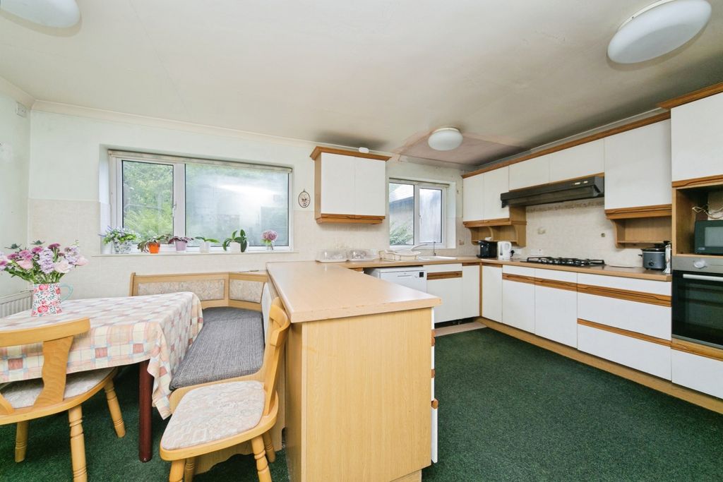 Property photo 2 of 23 Pbox-Img.Jpg