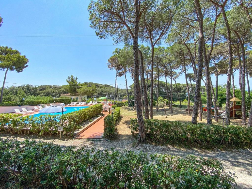 Property photo 2 of 31