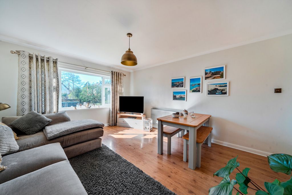 Property photo 2 of 10 1437524-8-69d4Ca1...