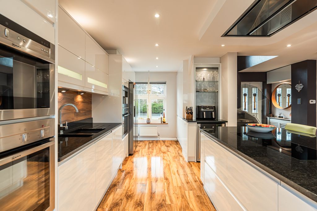 Property photo 3 of 30 Property Image 3