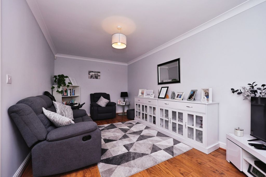 Property photo 3 of 10 Sitting Room