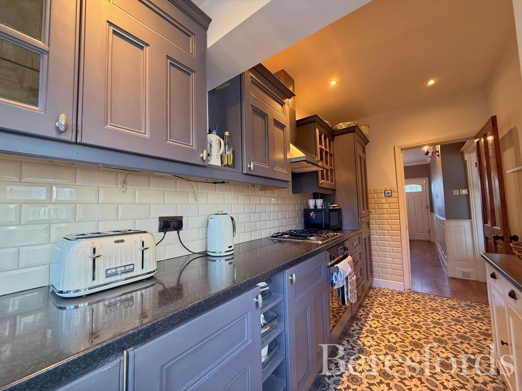 Property photo 3 of 16 Picture No. 12