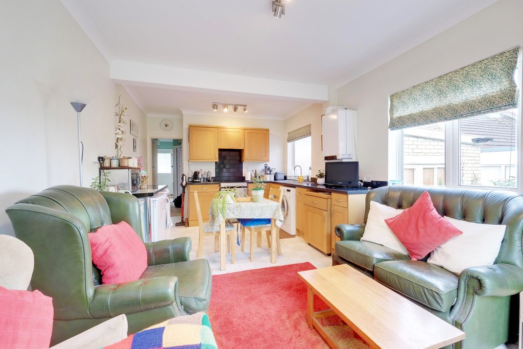 Property photo 3 of 15