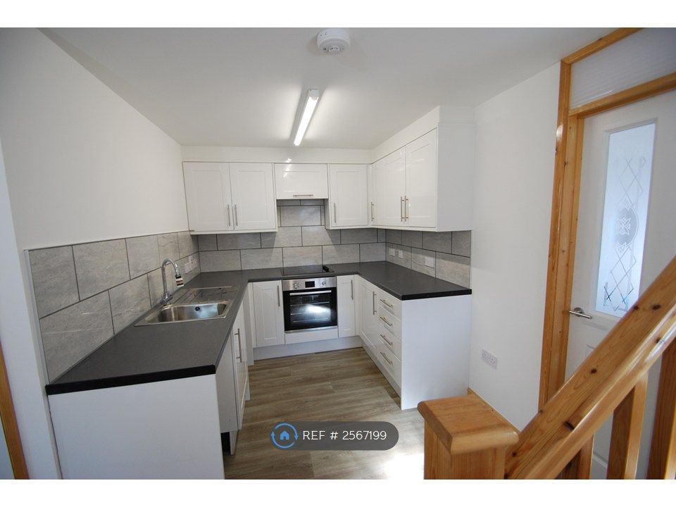 Property photo 2 of 24