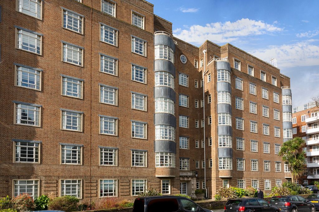 Property photo 2 of 21