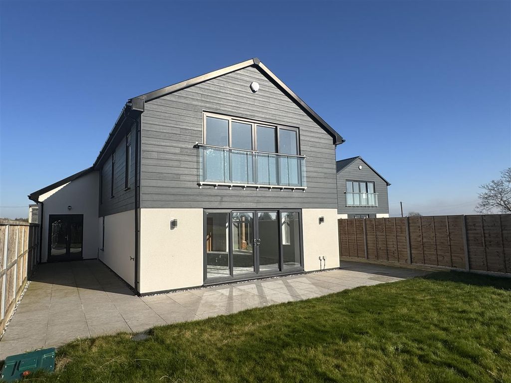 Property photo 2 of 40
