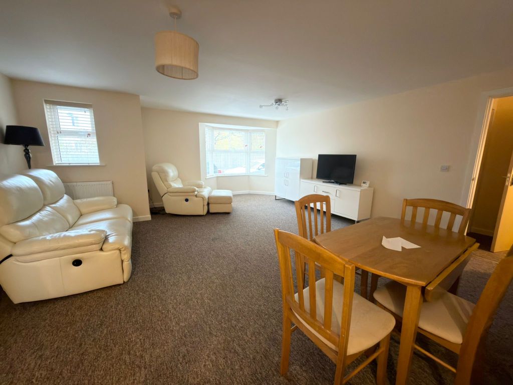 Property photo 3 of 6 Living Room