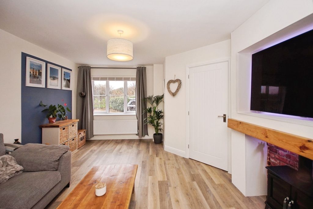 Property photo 3 of 20 Pbox-Img.Jpg