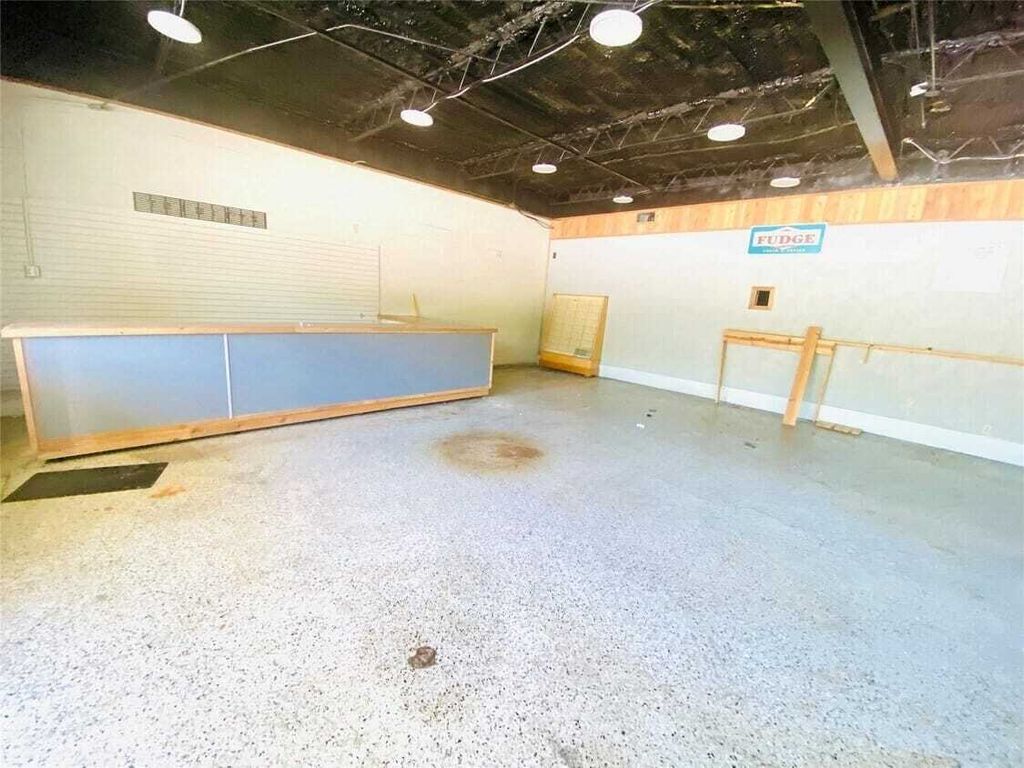 Property photo 3 of 16 <Alttext/>
