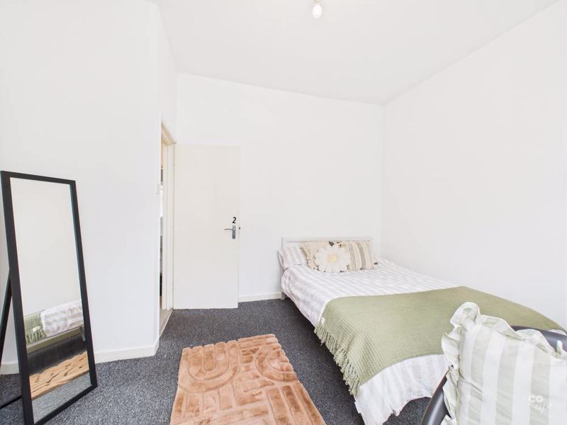 Property photo 2 of 9 Photo 3