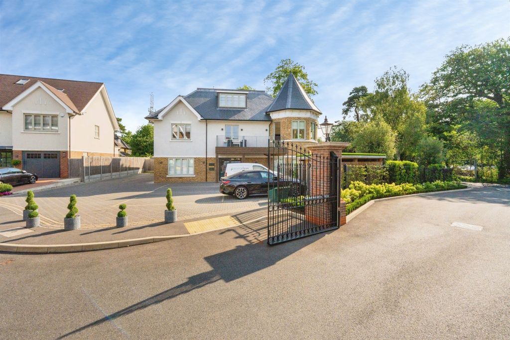 Property photo 1 of 26