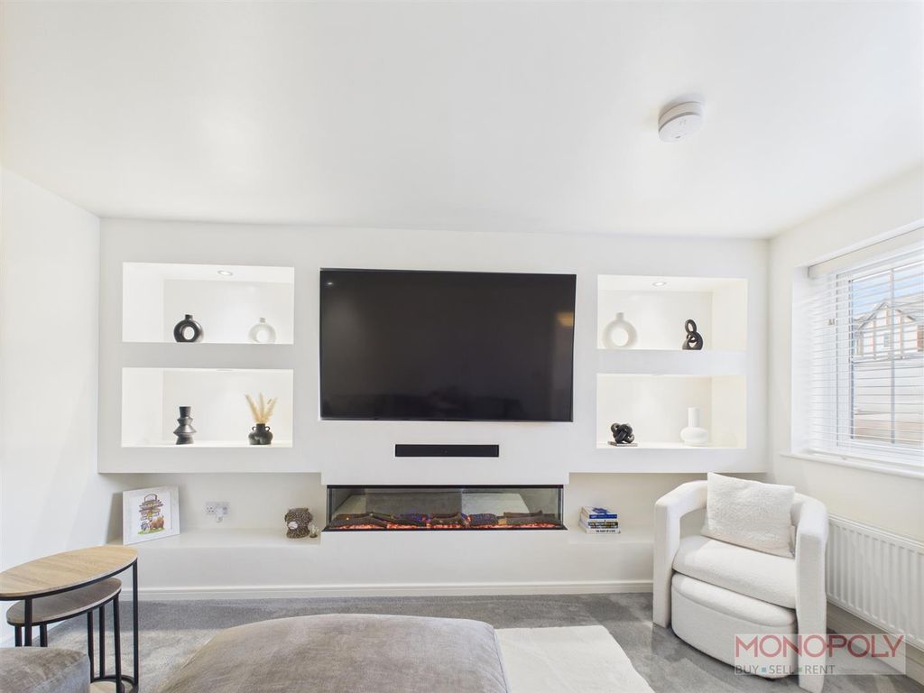 Property photo 3 of 33 Cam03815G0-Pr0294-Still010.Jpg