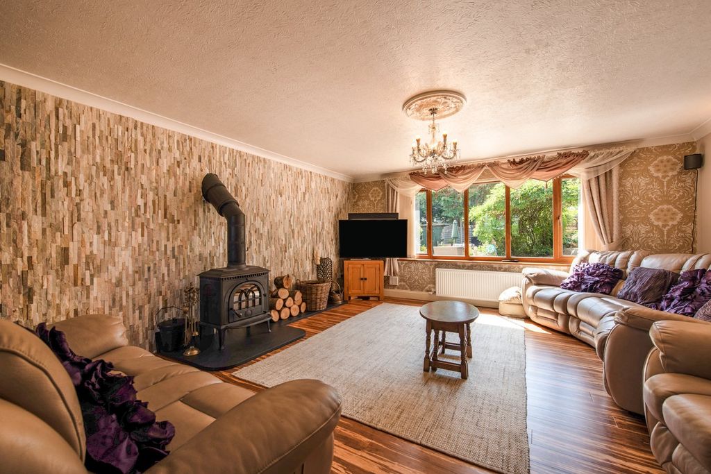 Property photo 3 of 42