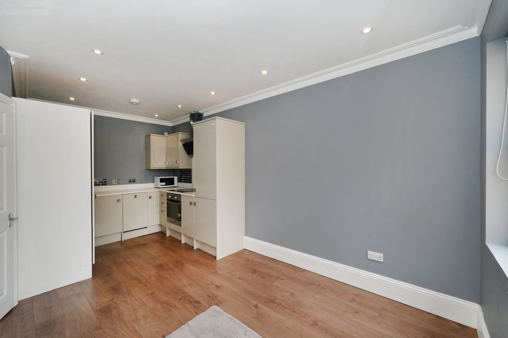 Property photo 2 of 8 Photo 2