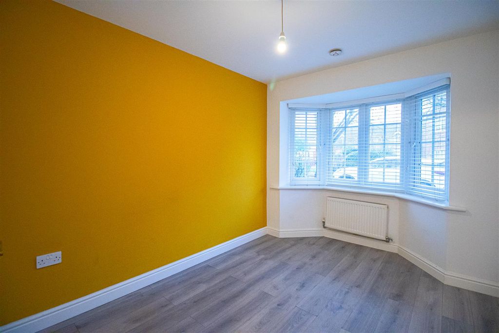 Property photo 3 of 13 Reception 2