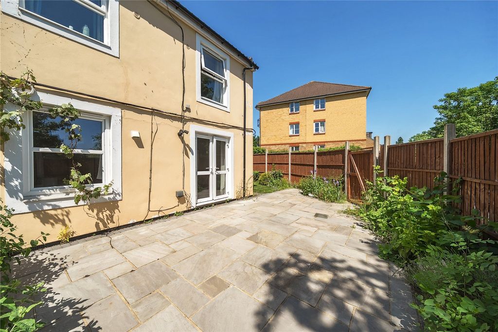 Property photo 1 of 16 Picture No. 13