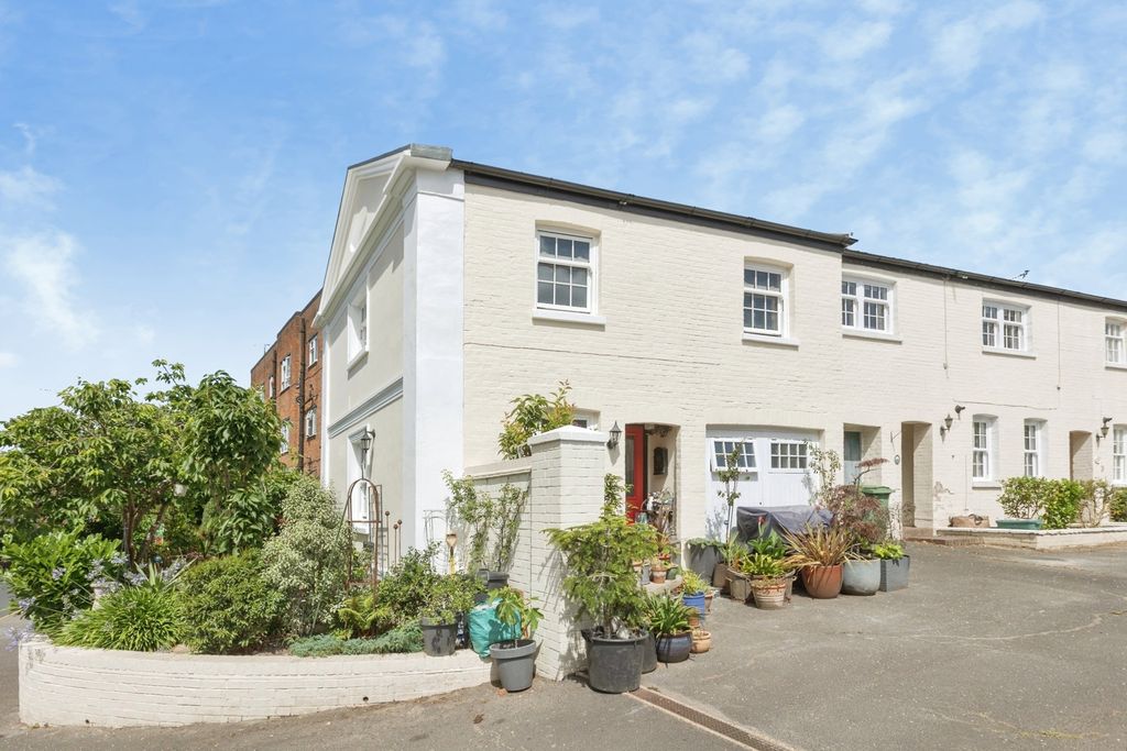 Property photo 2 of 11 Pbox-Img.Jpg