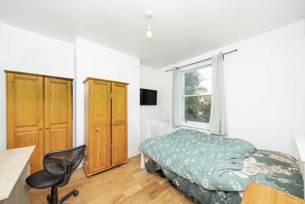 Property photo 3 of 4