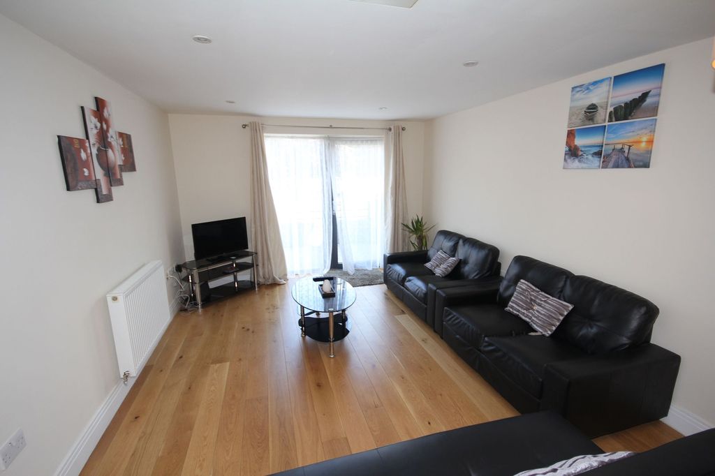 Property photo 2 of 11