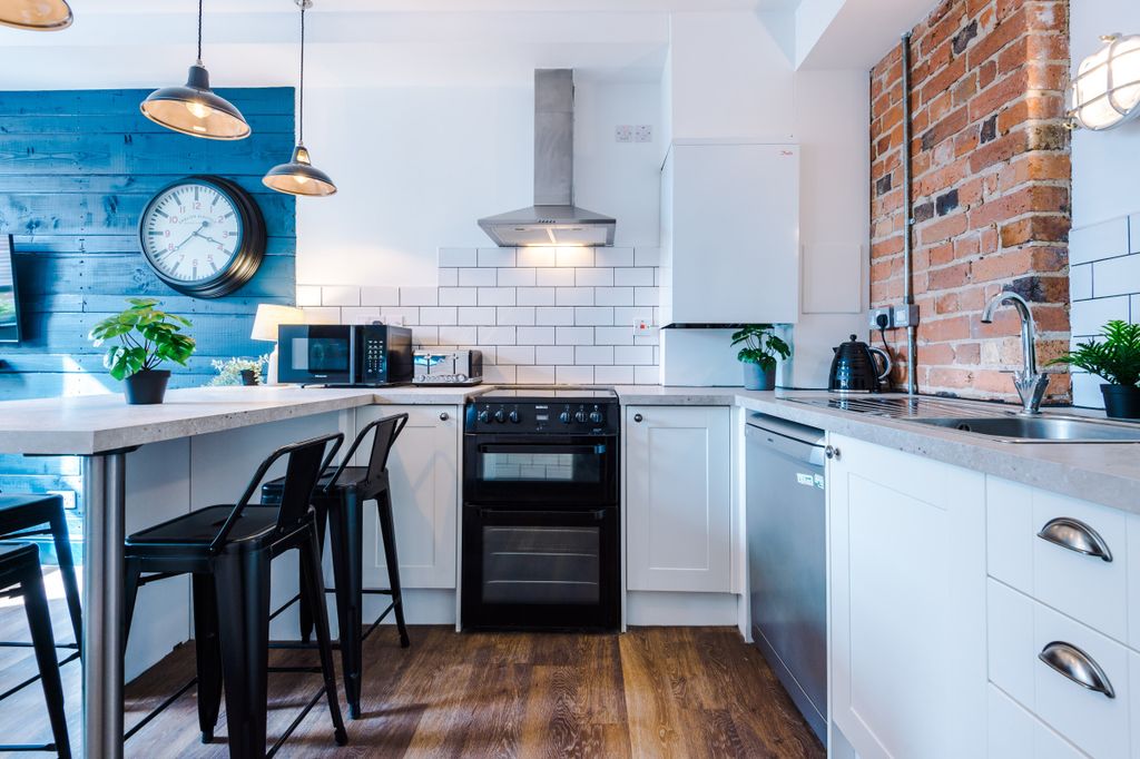 Property photo 3 of 15 Photo 2