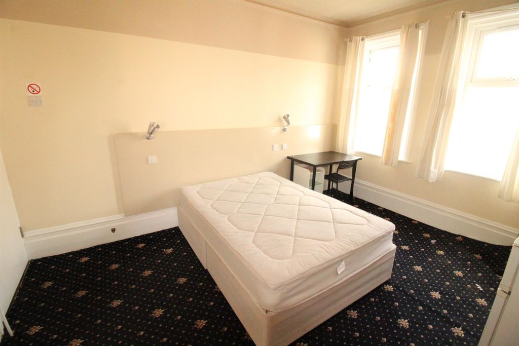 Property photo 2 of 3