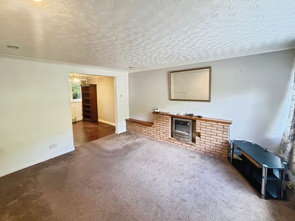 Property photo 2 of 21 Lounge