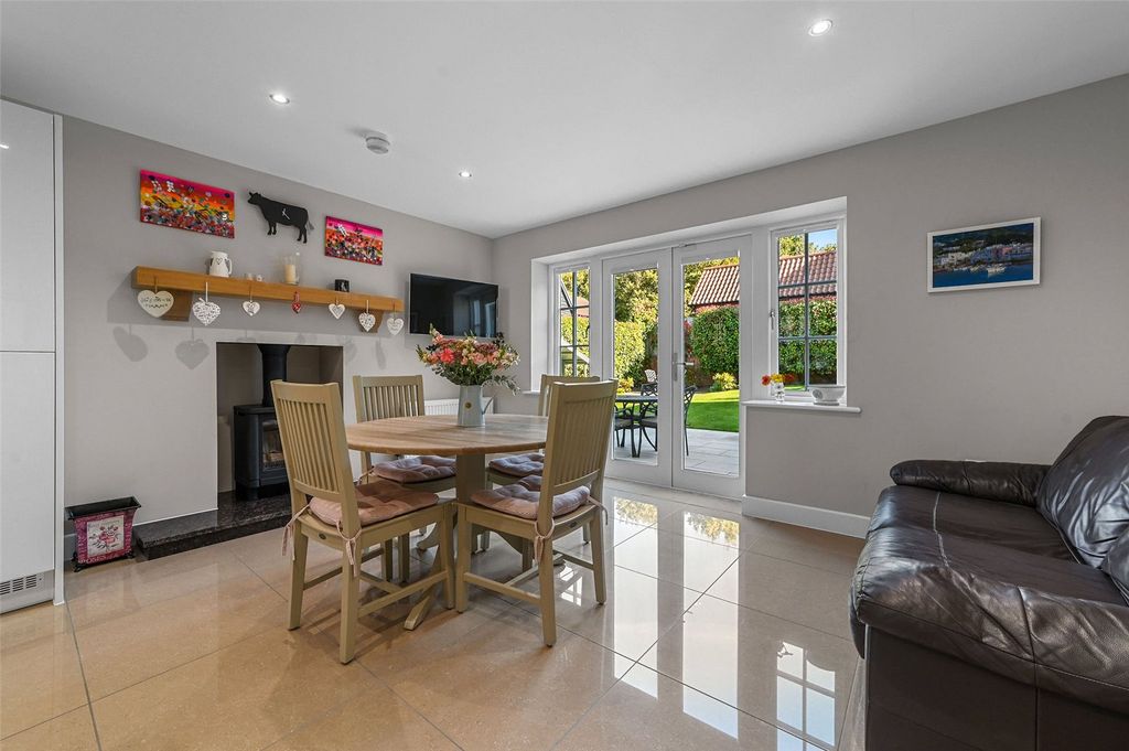 Property photo 2 of 17 Picture No. 49