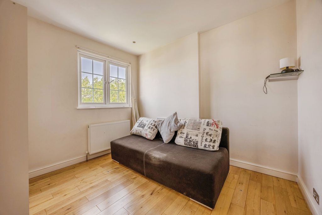 Property photo 2 of 11 Pbox-Img.Jpg