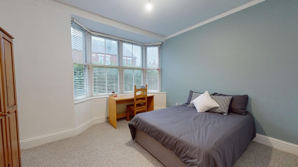 Property photo 2 of 15 A Spacious And Well-Lit Double Bedroom Featuring A...