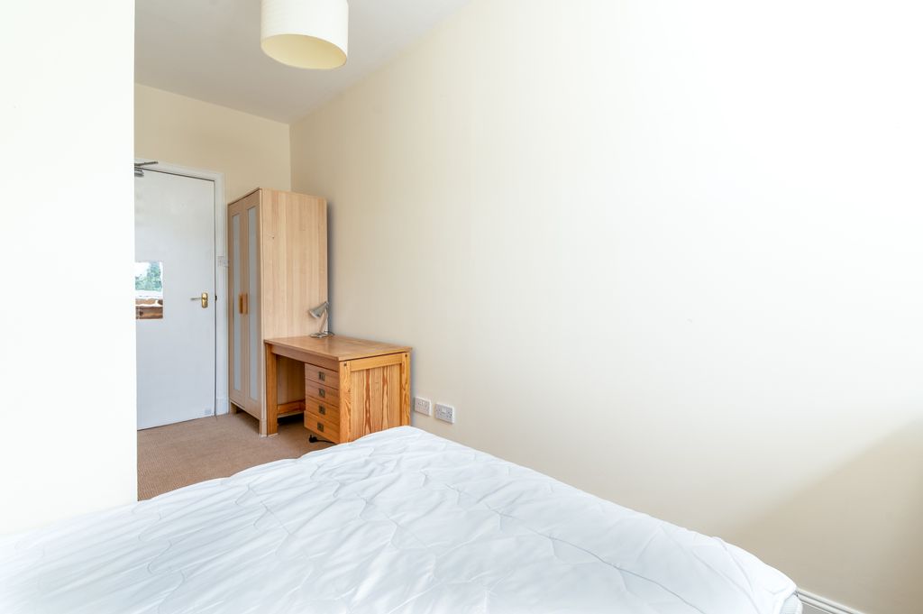 Additional image 12 of 3 bed flat to rent62F Port St, Stirling FK8