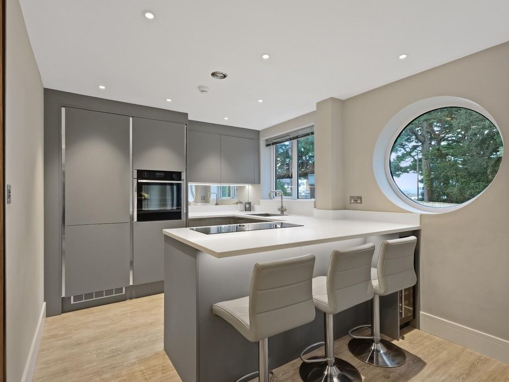 Property photo 2 of 17 P1671100.Jpg