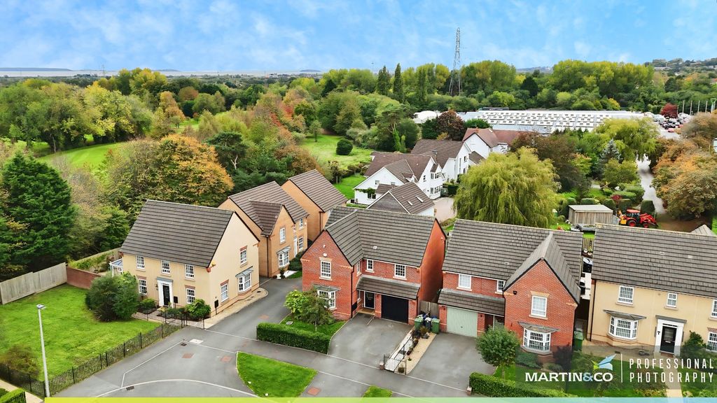 Property photo 3 of 32